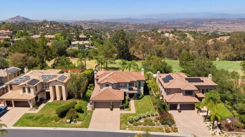16527 Woodson Dr Ramona, CA 92065