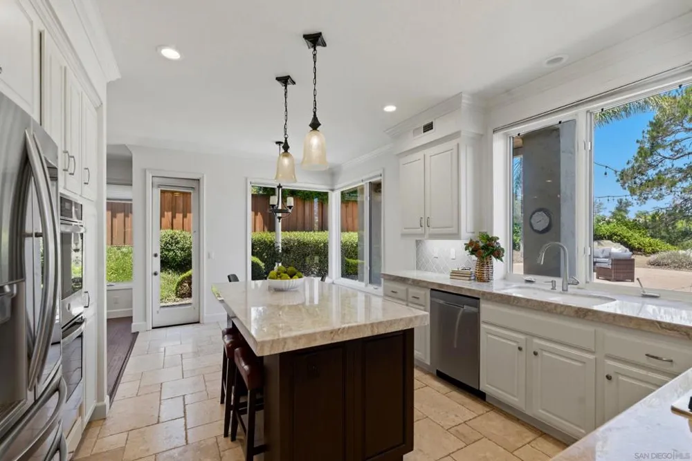 16527 Woodson Dr Ramona, CA 92065