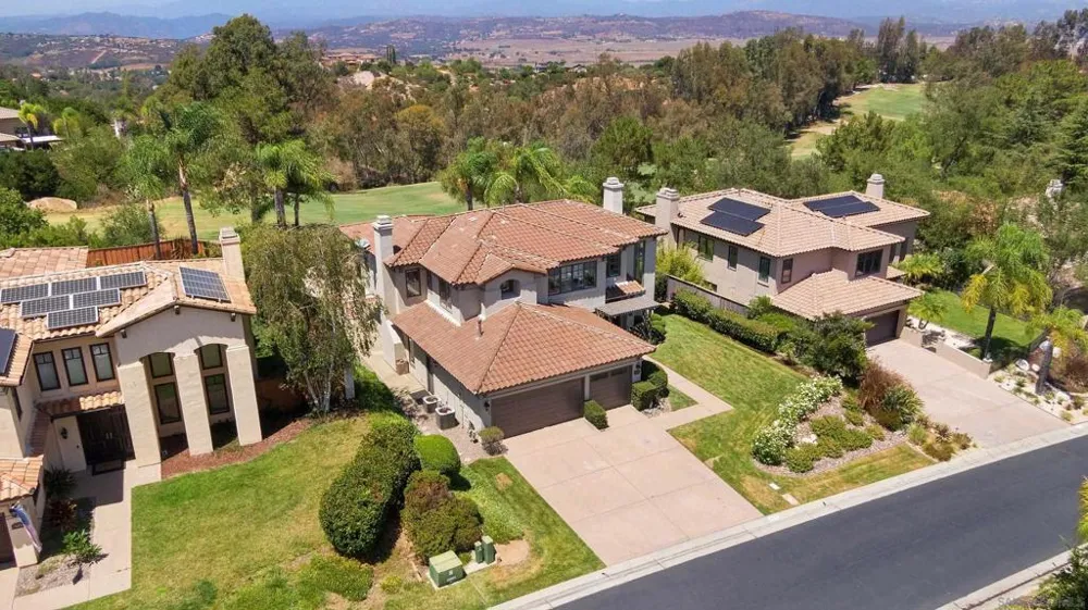 16527 Woodson Dr Ramona, CA 92065