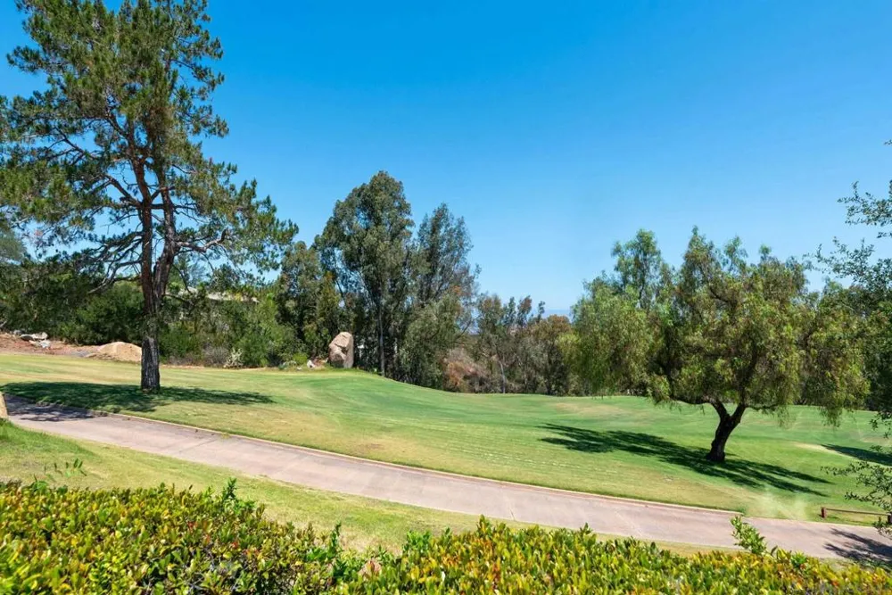 16527 Woodson Dr Ramona, CA 92065