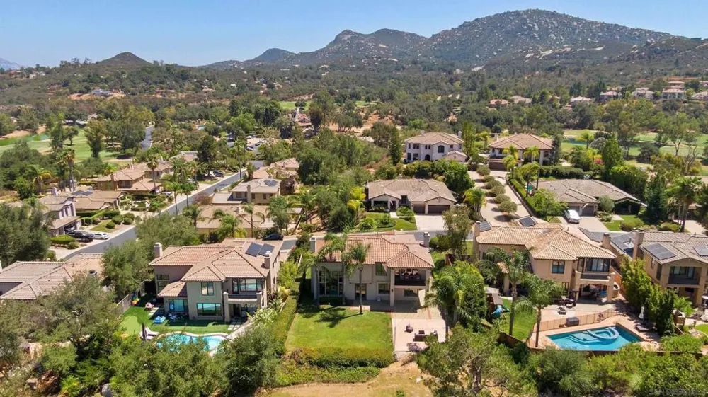 16527 Woodson Dr Ramona, CA 92065