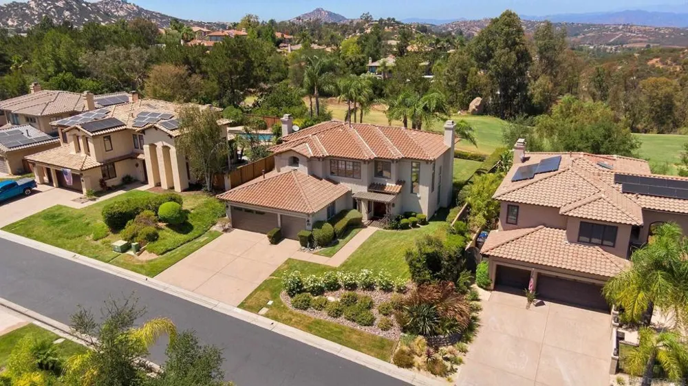 16527 Woodson Dr Ramona, CA 92065