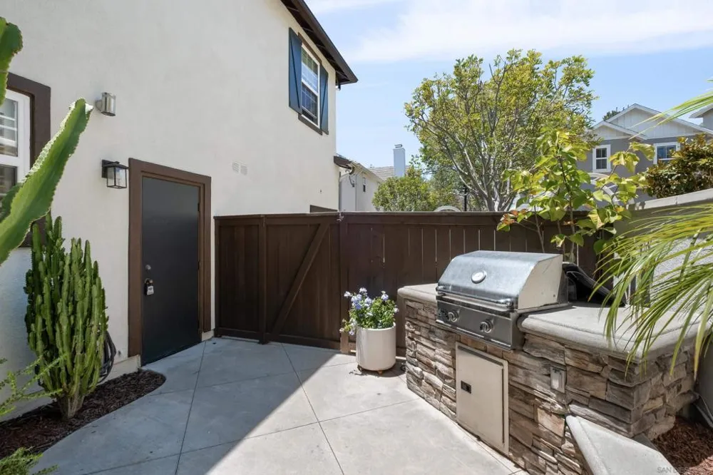 2 Ferrensby Ladera Ranch, CA 92694