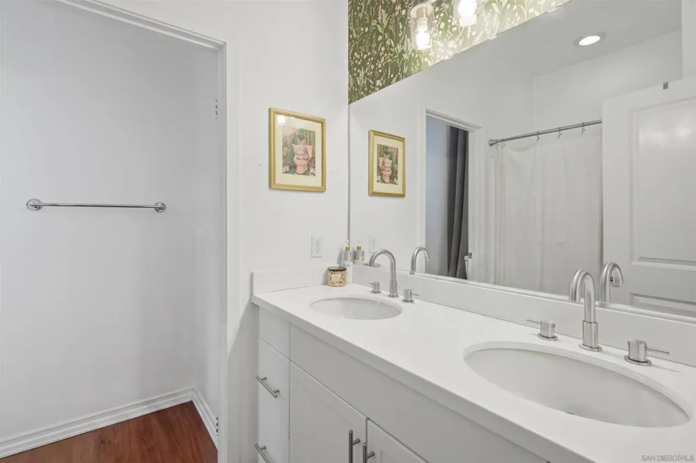 325 Royal Gln #608 Escondido, CA 92025