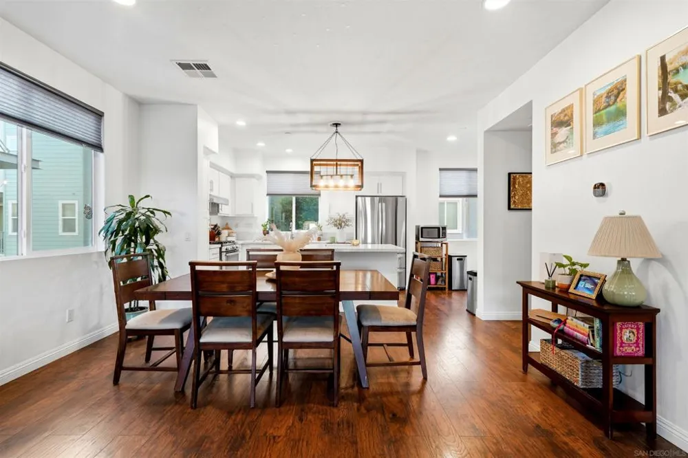 325 Royal Gln #608 Escondido, CA 92025