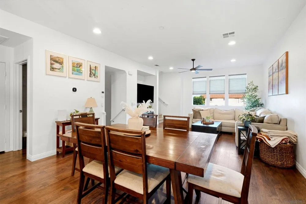 325 Royal Gln #608 Escondido, CA 92025