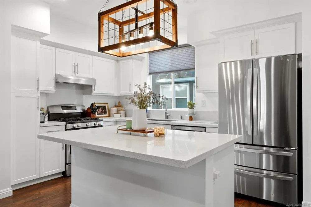 325 Royal Gln #608 Escondido, CA 92025