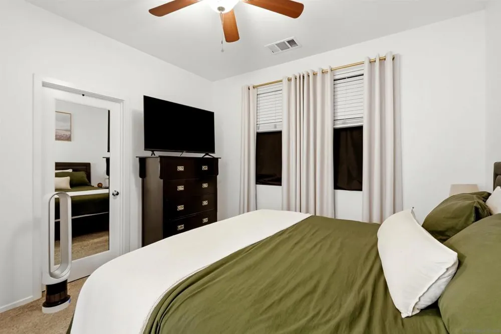 325 Royal Gln #608 Escondido, CA 92025