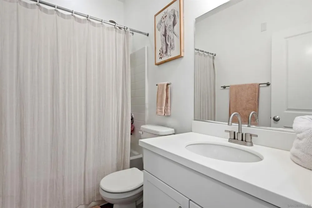 325 Royal Gln #608 Escondido, CA 92025