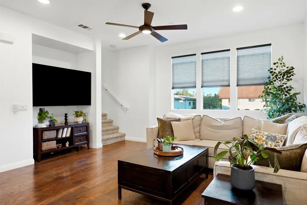 325 Royal Gln #608 Escondido, CA 92025