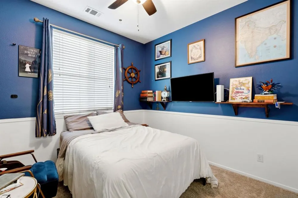 325 Royal Gln #608 Escondido, CA 92025