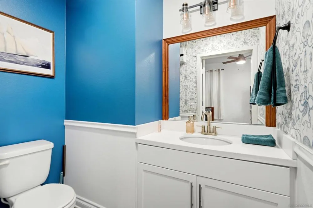 325 Royal Gln #608 Escondido, CA 92025