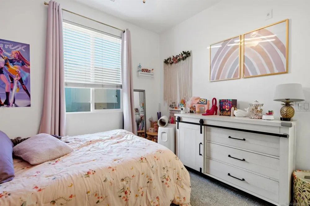 325 Royal Gln #608 Escondido, CA 92025