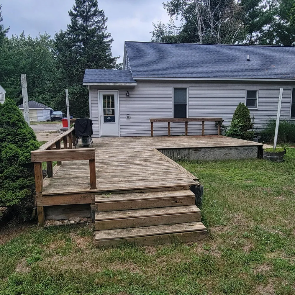 8 E Barton Street Newaygo, MI 49337
