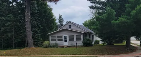 8 E Barton Street