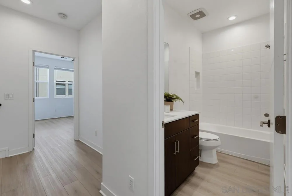 745 Shoreline Rd Chula Vista, CA 91910