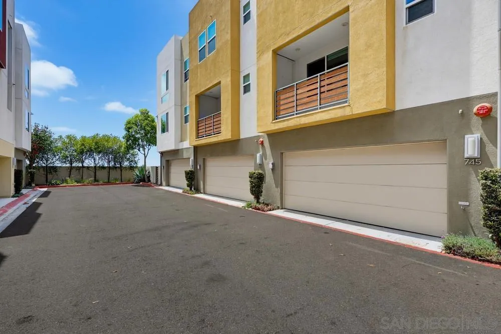745 Shoreline Rd Chula Vista, CA 91910
