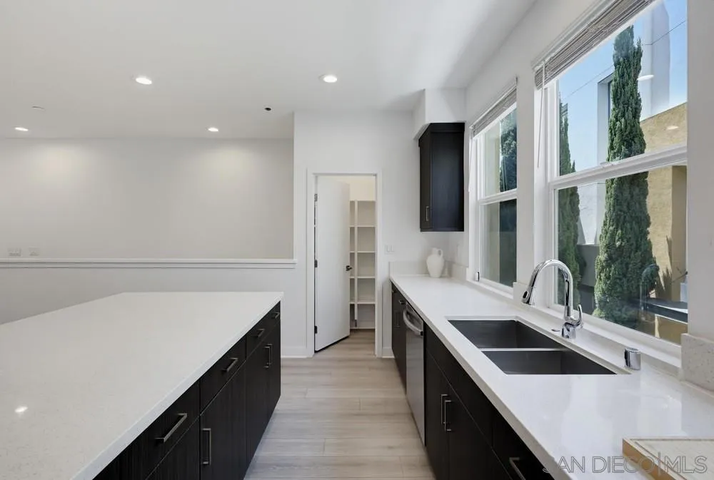 745 Shoreline Rd Chula Vista, CA 91910