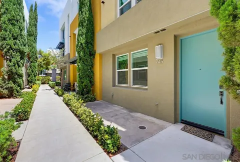 745 Shoreline Rd