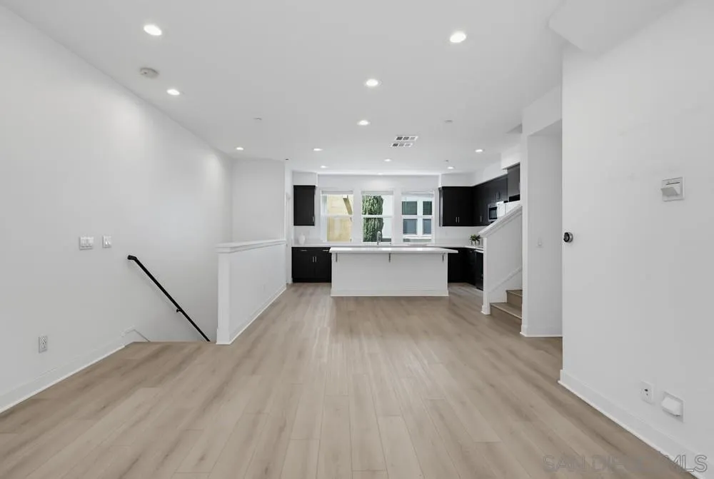 745 Shoreline Rd Chula Vista, CA 91910