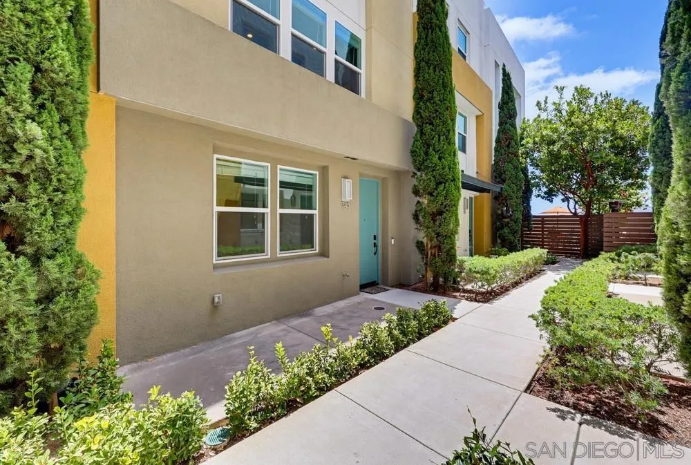 745 Shoreline Rd Chula Vista, CA 91910