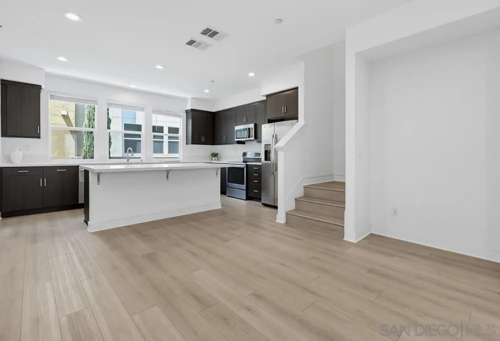 745 Shoreline Rd Chula Vista, CA 91910