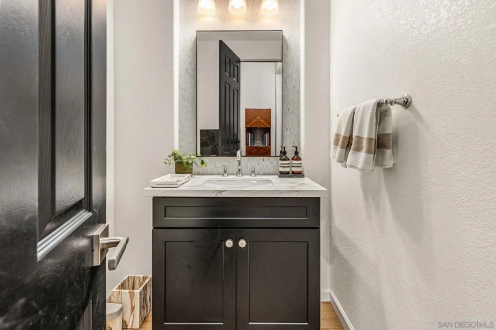 13133 Via Canyon Dr. San Diego, CA 92129