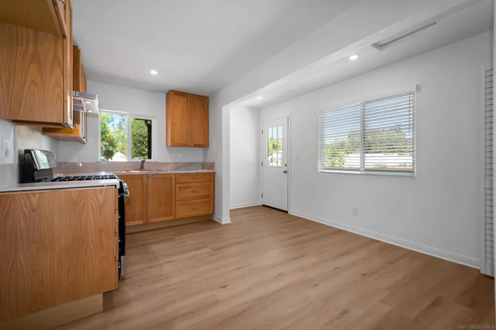 1927 Victory Vista, CA 92084