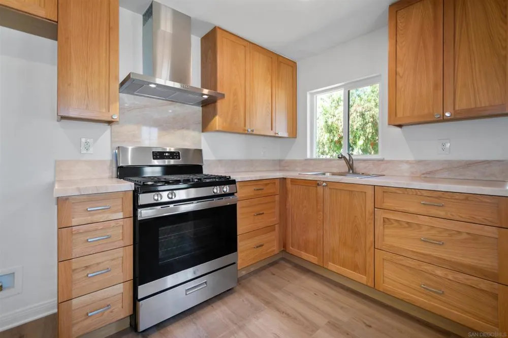 1927 Victory Vista, CA 92084