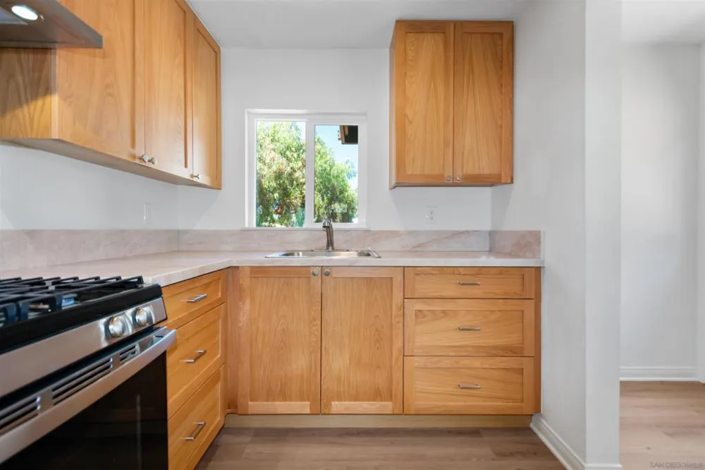 1927 Victory Vista, CA 92084