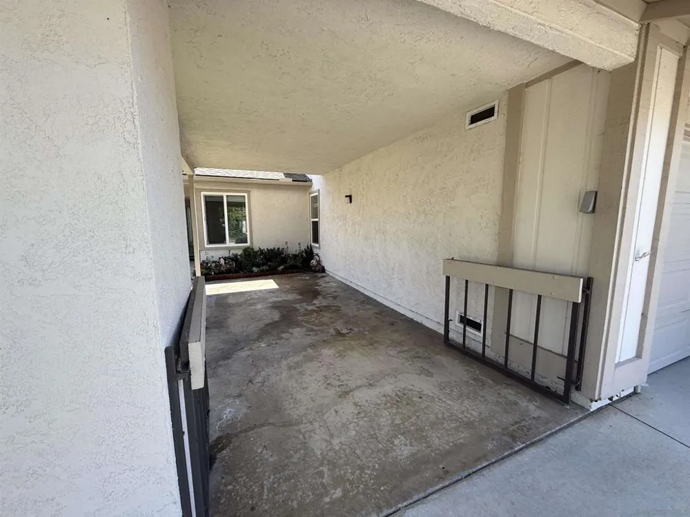 10955 Via Abaca San Diego, CA 92126