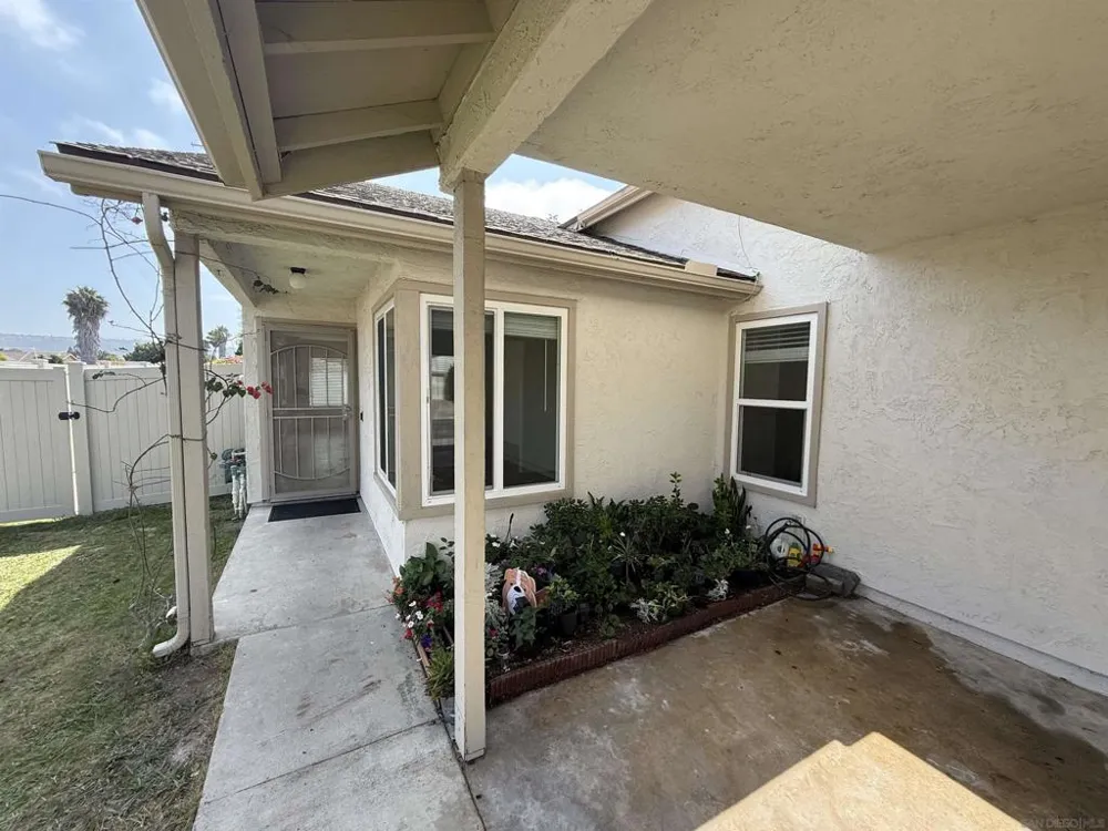 10955 Via Abaca San Diego, CA 92126