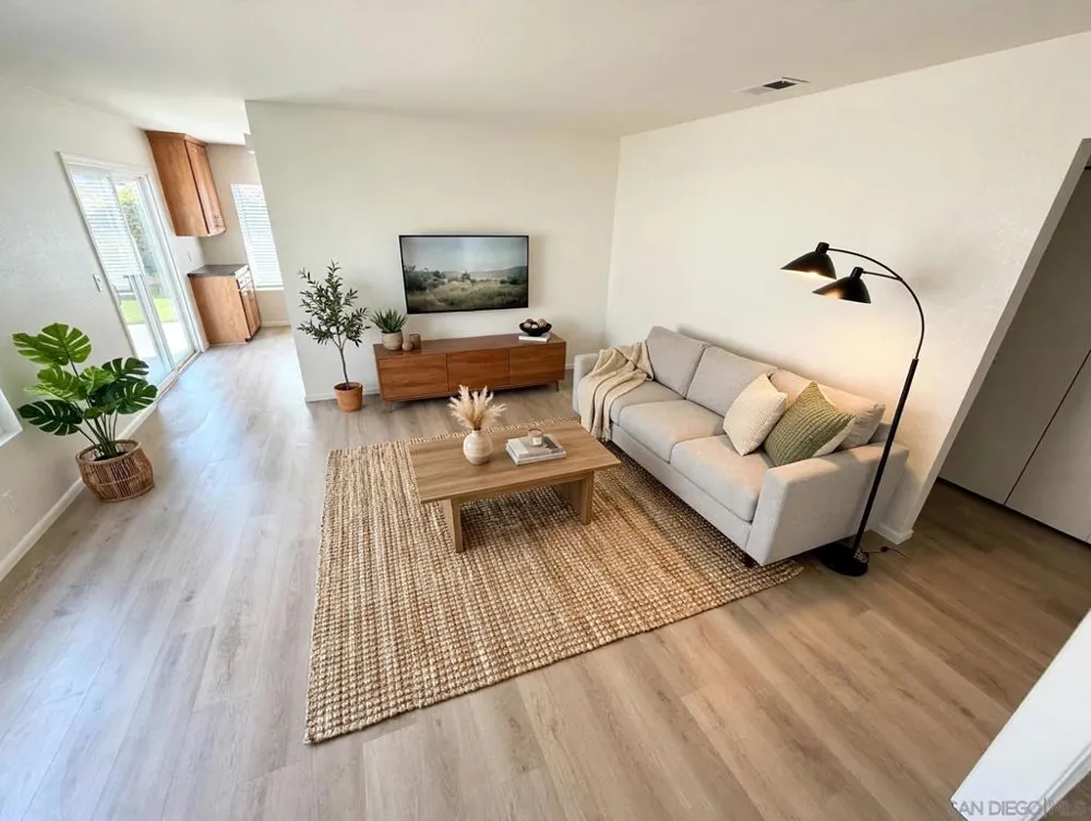 10955 Via Abaca San Diego, CA 92126