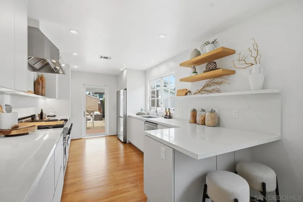 315 B Avenue Coronado, CA 92118