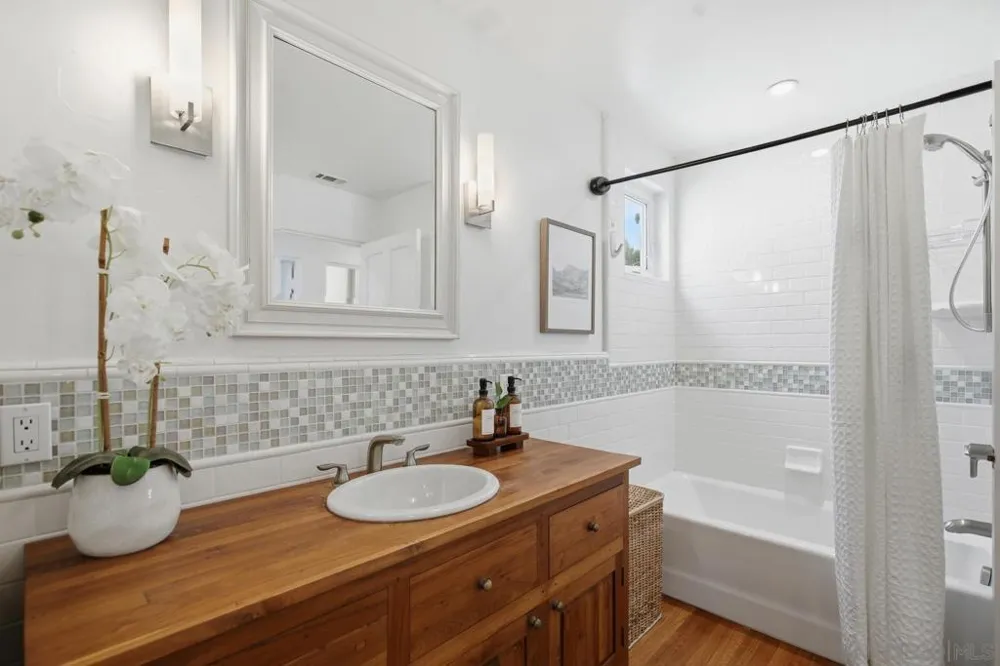 315 B Avenue Coronado, CA 92118
