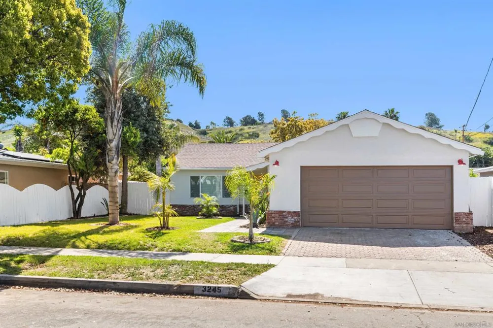 3245 Carolyn Dr Oceanside, CA 92054