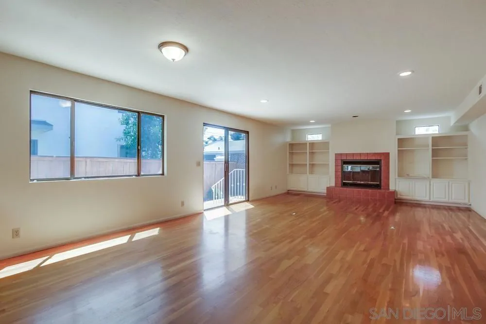 349 G Coronado, CA 92118