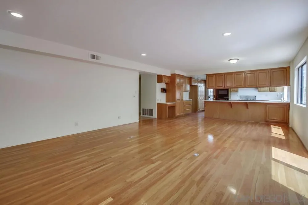 349 G Coronado, CA 92118