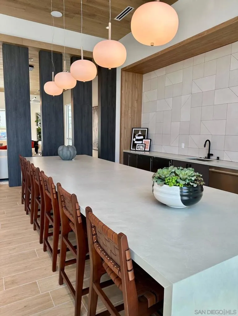 6040 Radiant Ct #202 Chula Vista, CA 91913