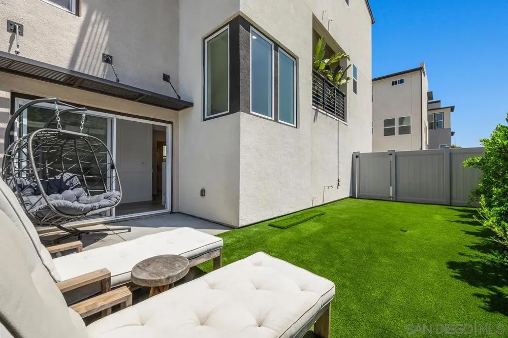 14661 Dunleer Way San Diego, CA 92126
