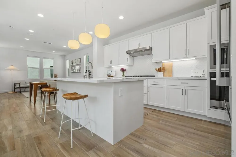 14661 Dunleer Way San Diego, CA 92126