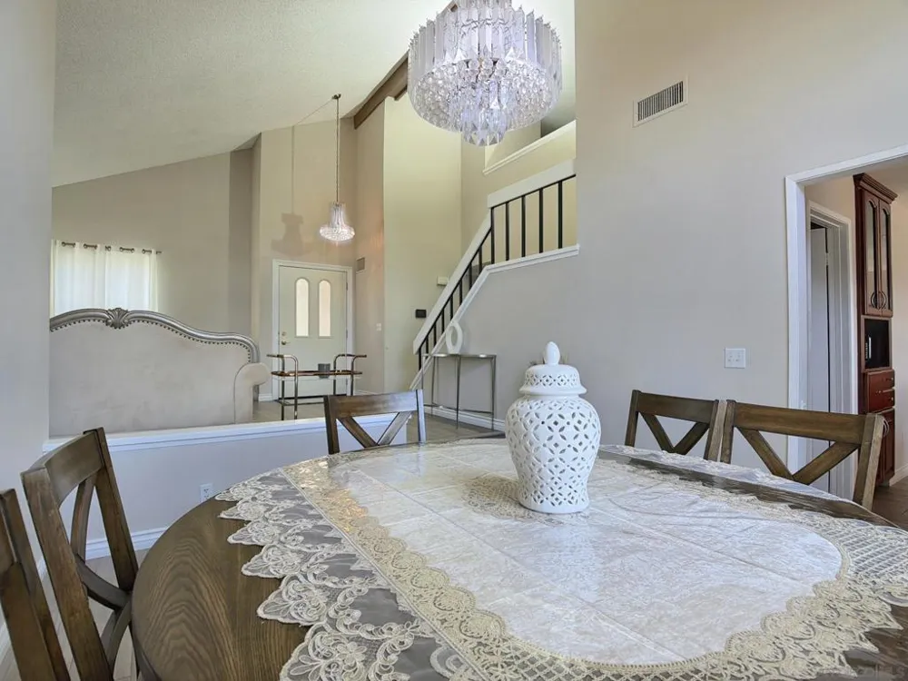 10295 Moorpark Spring Valley, CA 91978
