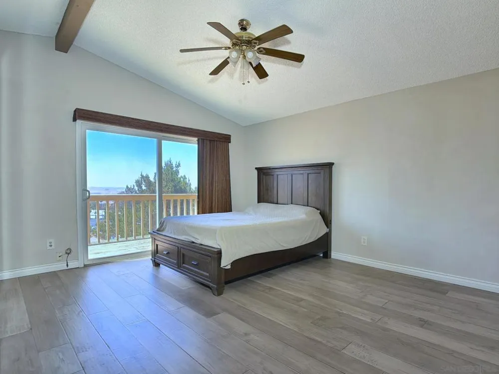 10295 Moorpark Spring Valley, CA 91978