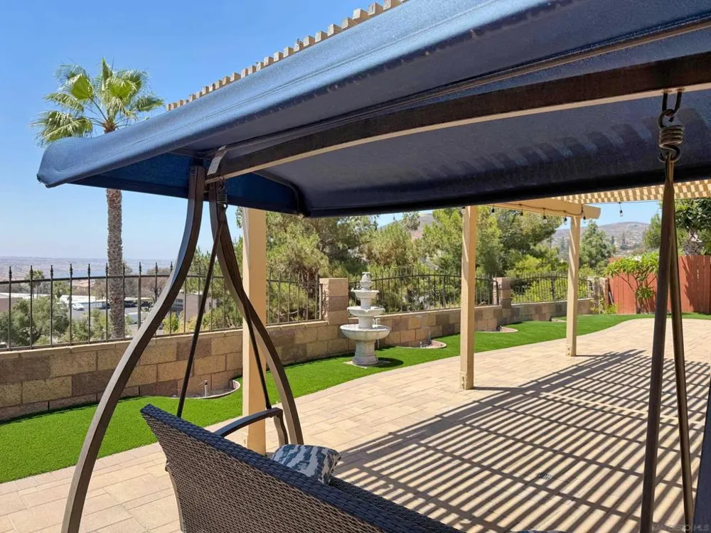 10295 Moorpark Spring Valley, CA 91978