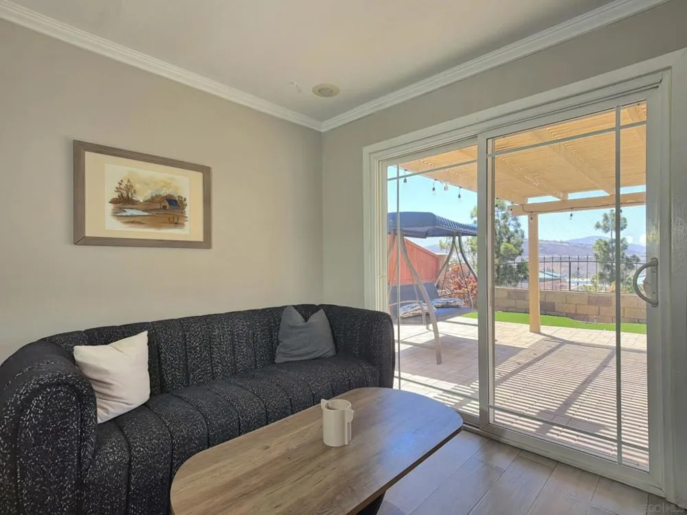 10295 Moorpark Spring Valley, CA 91978