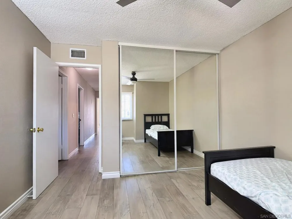 10295 Moorpark Spring Valley, CA 91978