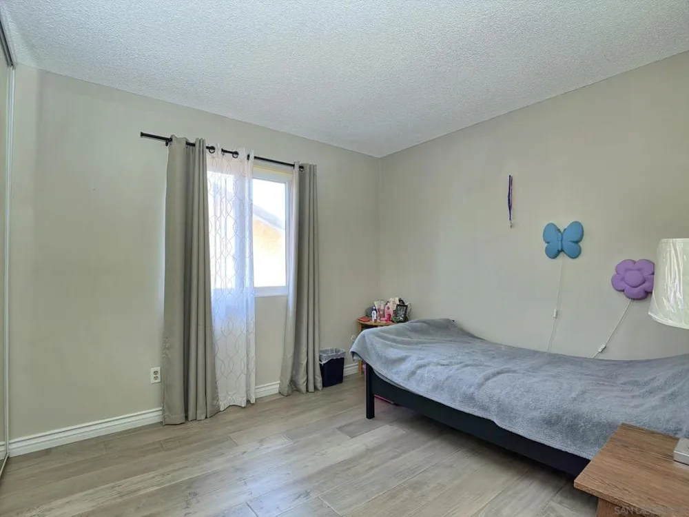 10295 Moorpark Spring Valley, CA 91978