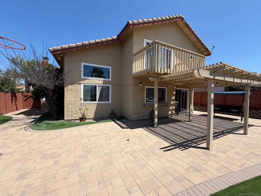 10295 Moorpark Spring Valley, CA 91978