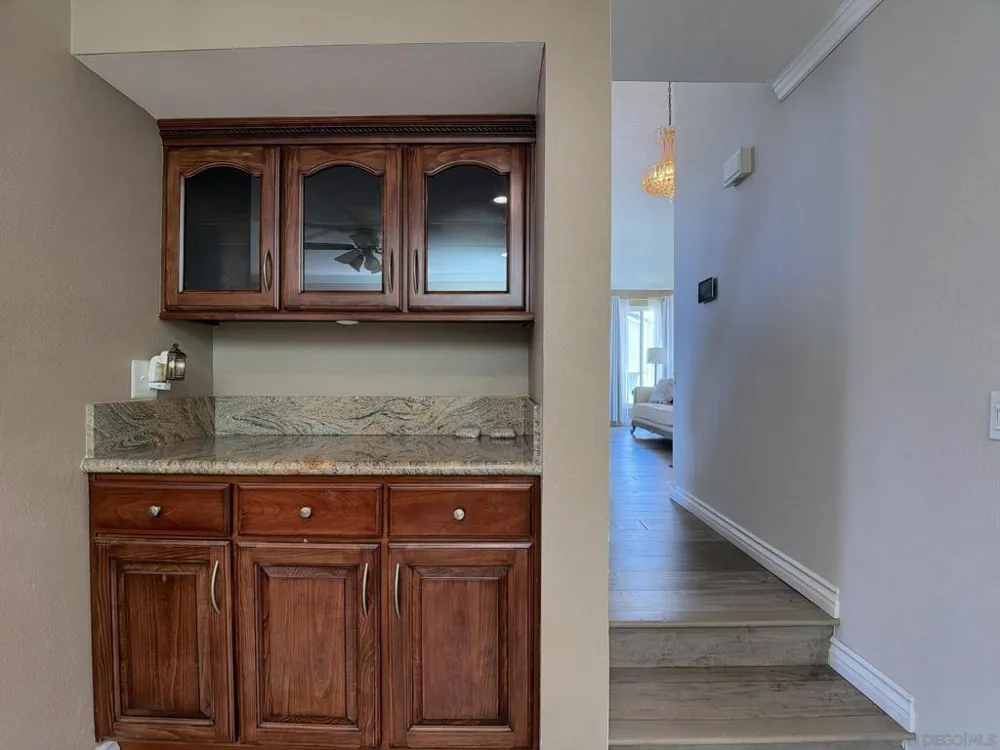10295 Moorpark Spring Valley, CA 91978