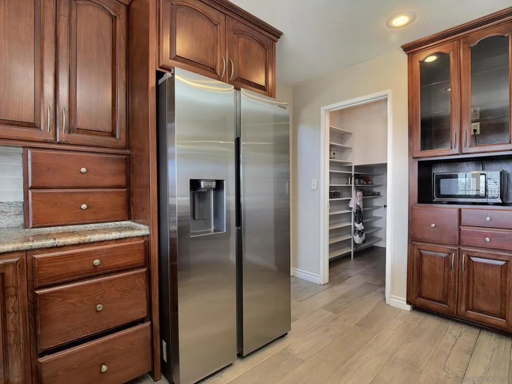10295 Moorpark Spring Valley, CA 91978
